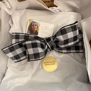 Meet your Posher, Leslie